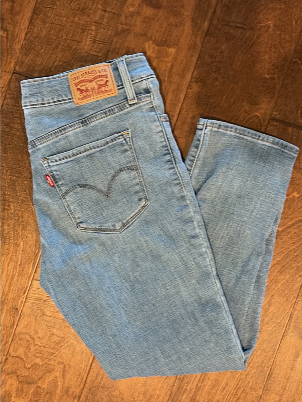 Levi's Women's Light Blue Vintage Wash Straight Jeans